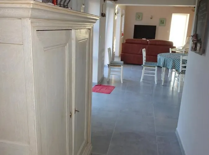 Le Rucher Casa de Férias Lez-Fontaine